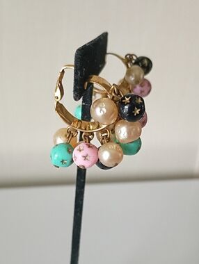 RARE Vintage Beaded Cluster Clip-on Earrings Bubblegum Aesthetic